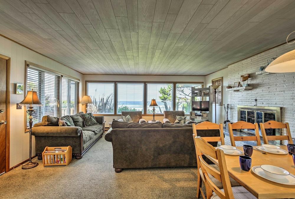Oceanfront Escape w/ Pacific Views: Surf & Explore