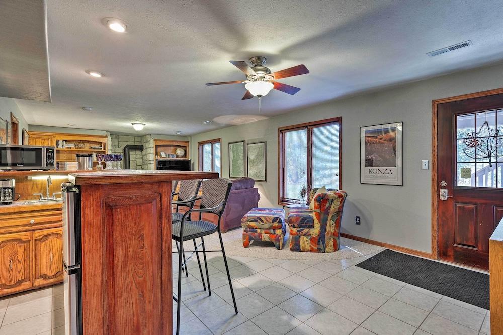 Charming Hideaway w/ Patio: 3 Mi to Kansas State!