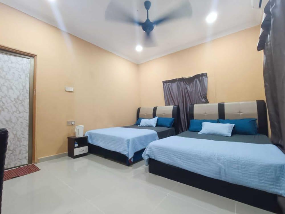 OYO 90799 Sharhan Residence