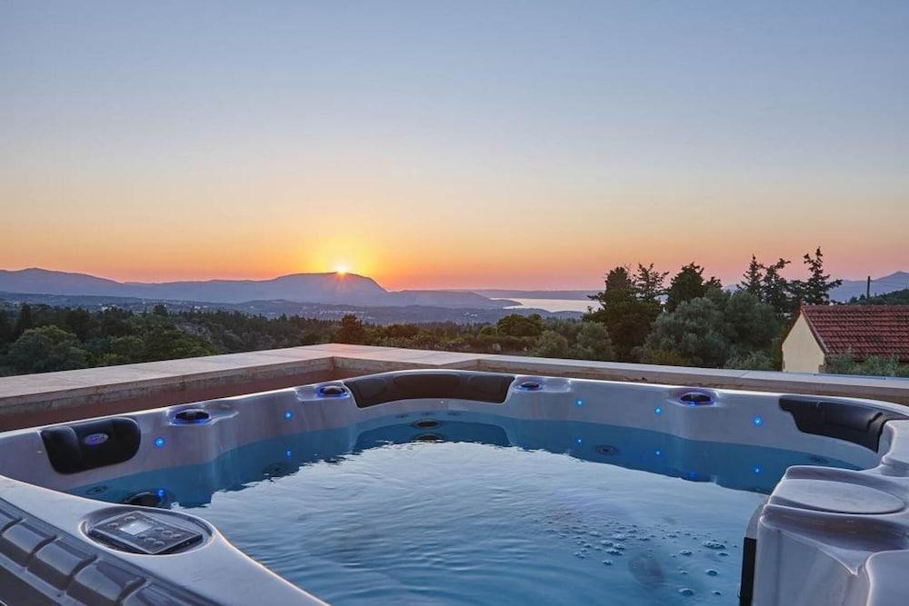 Villa Rouga in Xirosterni