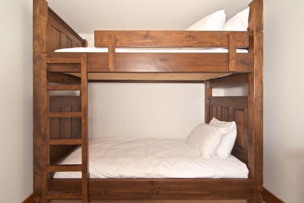 Ski in Ski out - Steam Shower - Roof top Hot tub