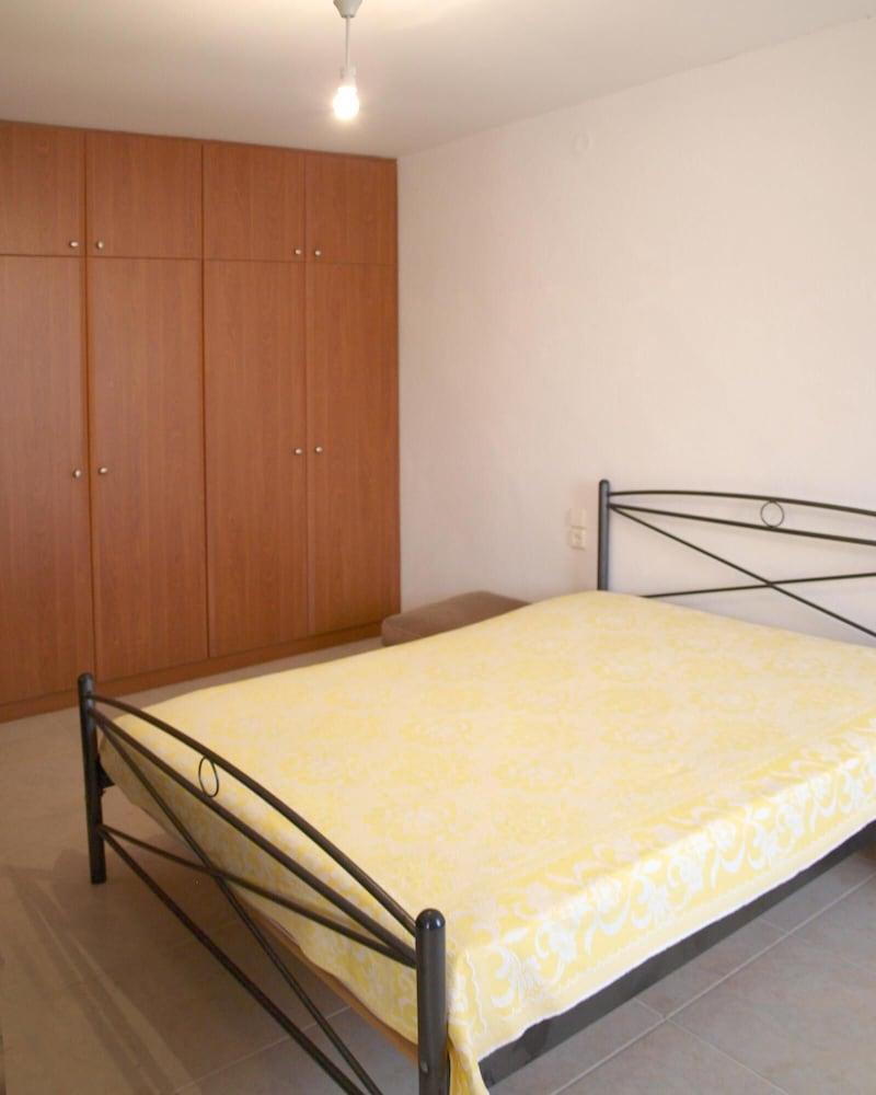 Nikolaou Apartments Upper Floor