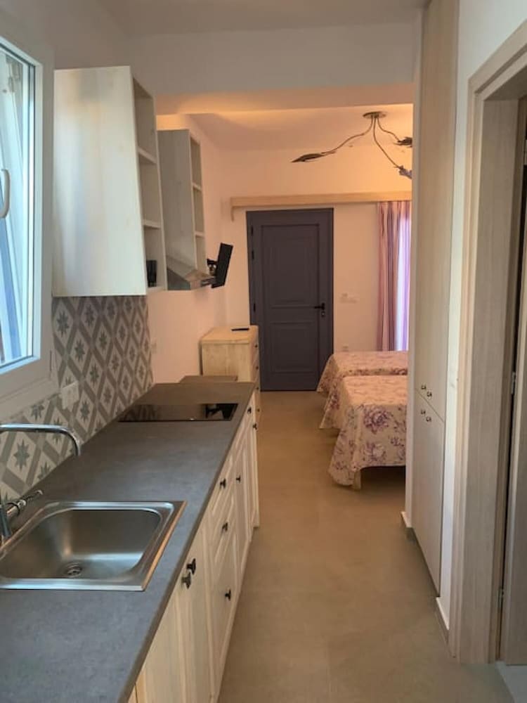 SUN Studio 7 - Close TO 180 Sunset BAR