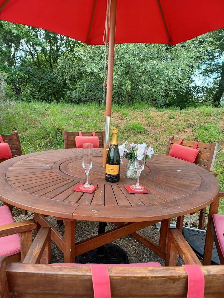 Daisy's Luxury Caravan