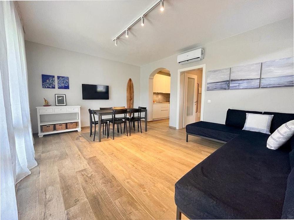 Beachside Villa With Private Garden