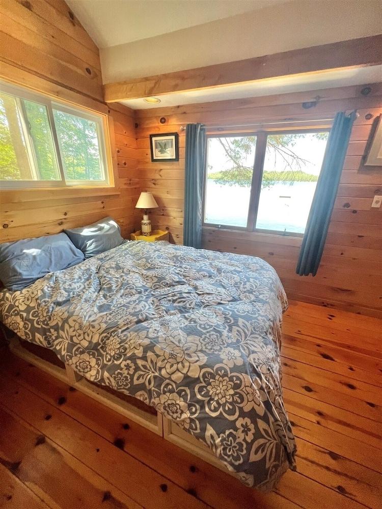 West Shore Motor Inn Limit 10 4 Bedroom Villa by RedAwning