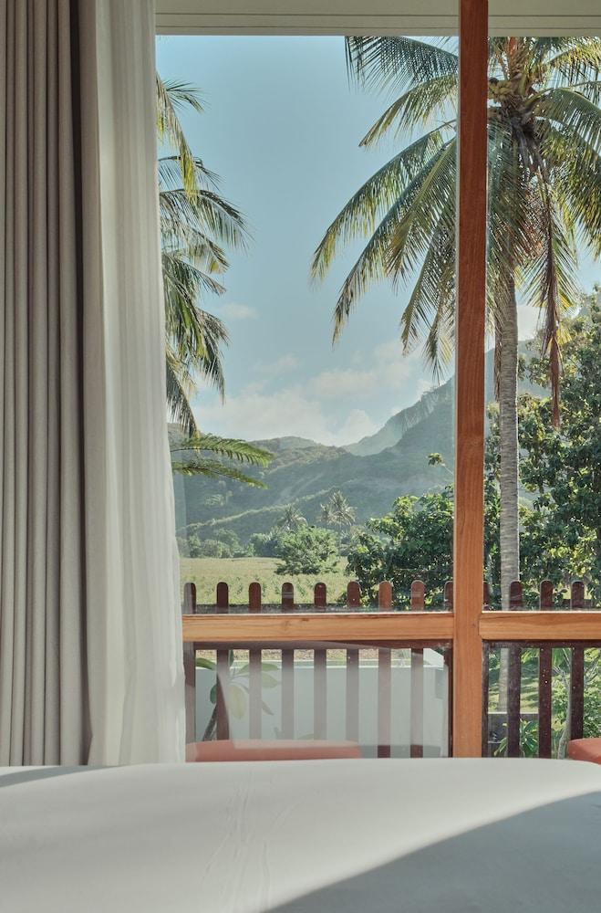 Boni Beach Hotel & Restaurant