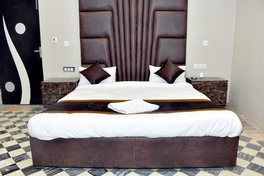 Hotel Aalishan Garden