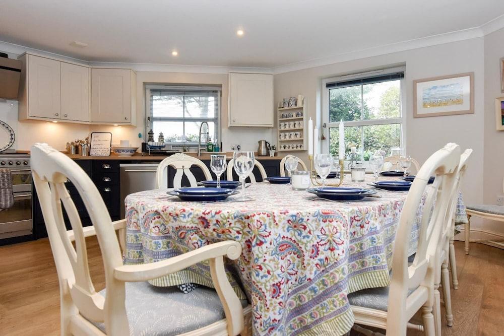 Solent Landing No 16 Beach Retreat