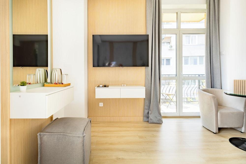 Piccolo Mondo by CityBookings