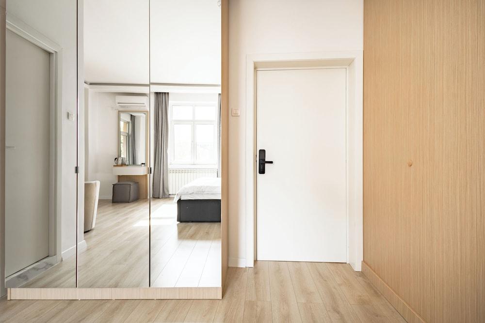 Piccolo Mondo by CityBookings