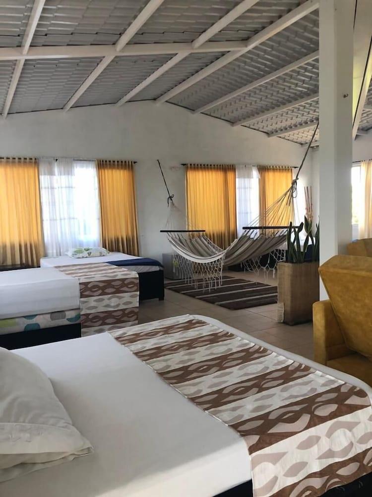 Altos de agua blanca