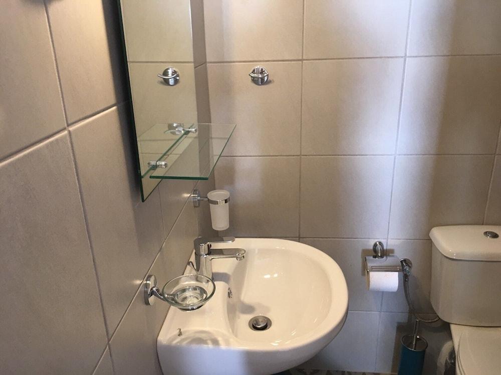 Aphrodites Apartments