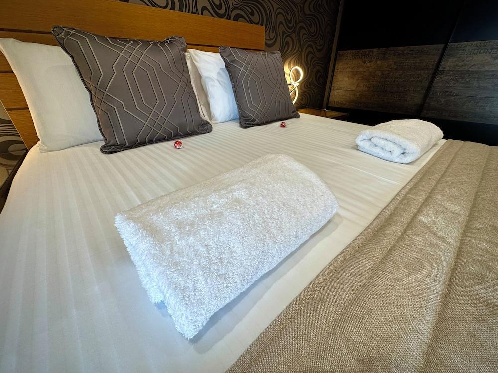 Halvard Apartments at Castletown