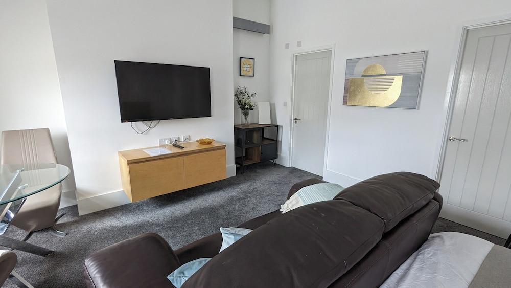 Captivating 1-bed Apartment, Merthyr Tydfil -