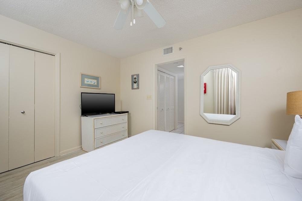 Phoenix Iv 4101 3 Bedroom Condo