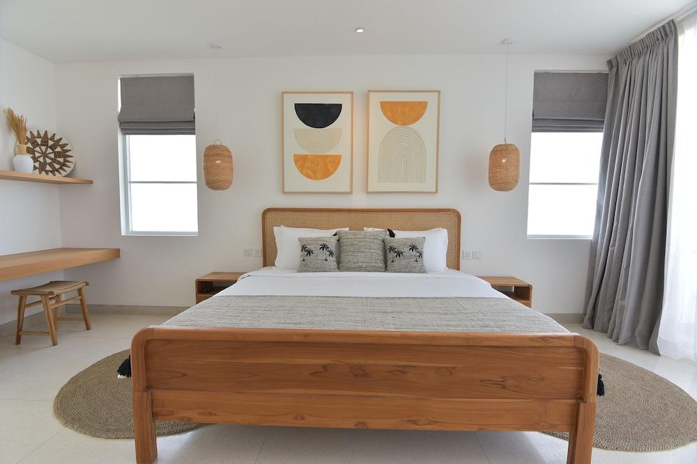 Villa Cruz in the centre Berawa