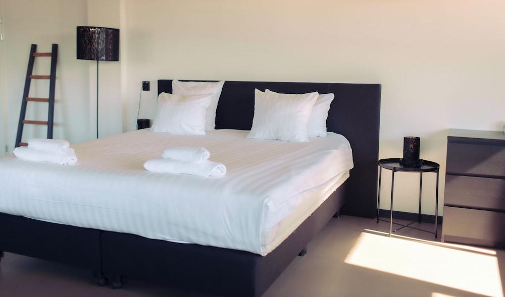 Urban Hotel The Golden Stork