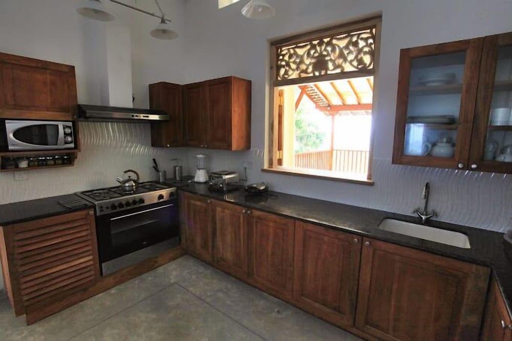 Far Horizons Villa by Angel