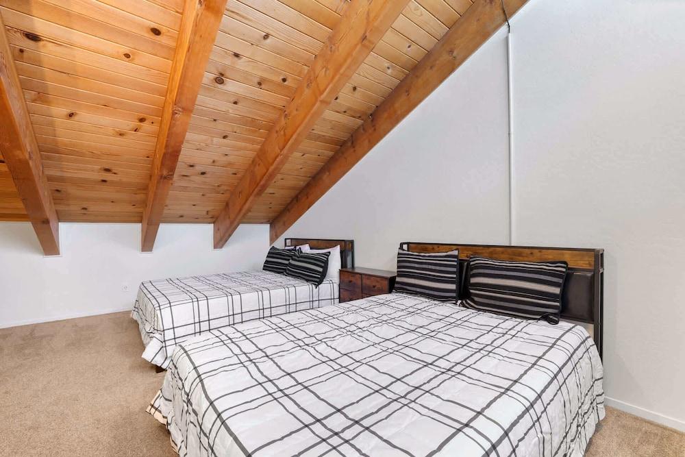 Mile High Mountain - Carson Valley Views