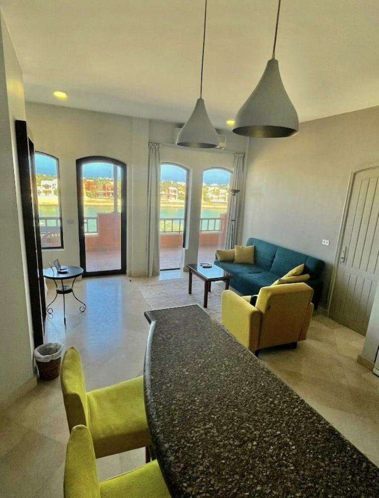 Blue Lagoon 2-bed Apartment El Gouna