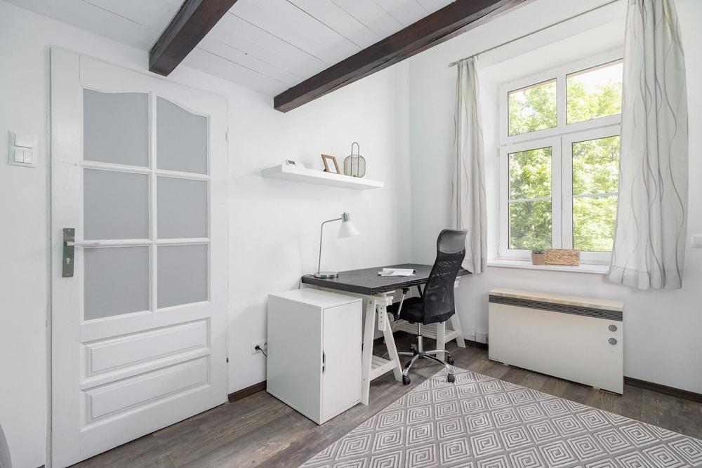 Apartment Topolowa by Renters