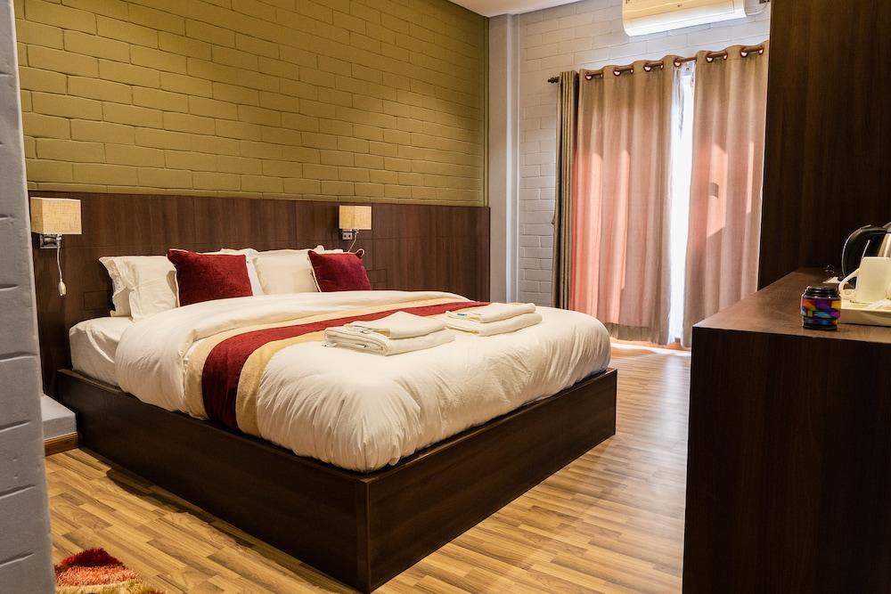 Baranda Restro and Events