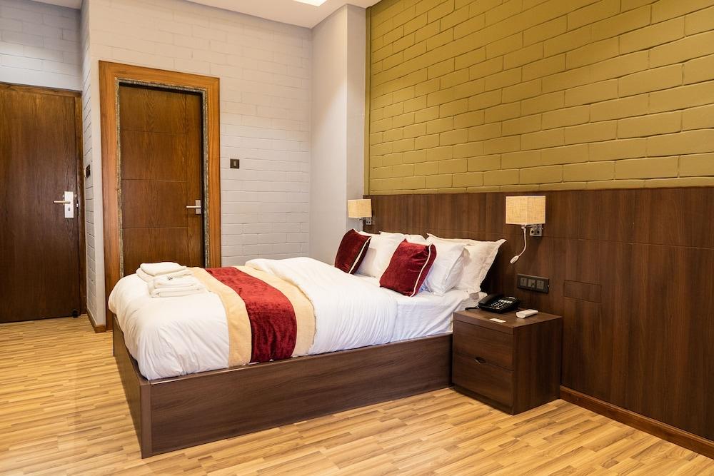 Baranda Restro and Events