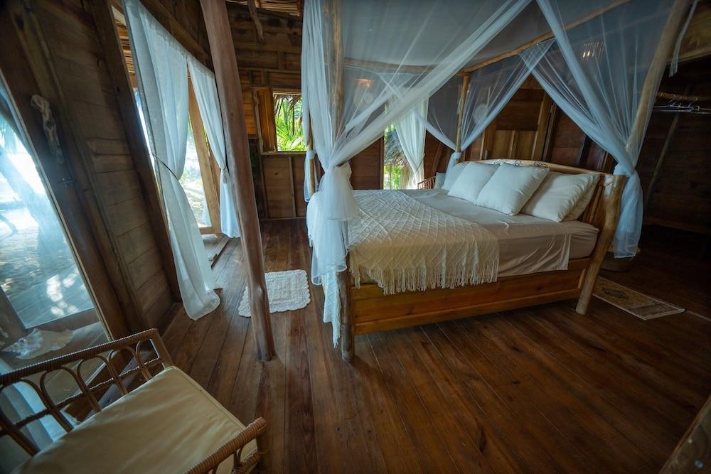 Beachfront House at La Vida Resort