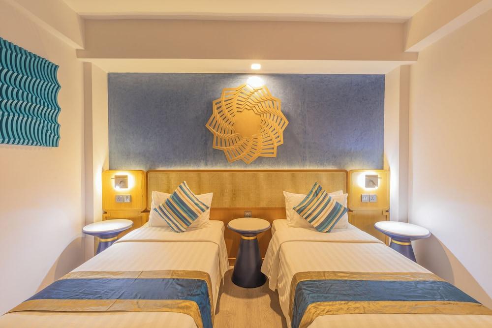 UMET Seaview Hotel with Free Roundtrip Airport Pick up and drop off