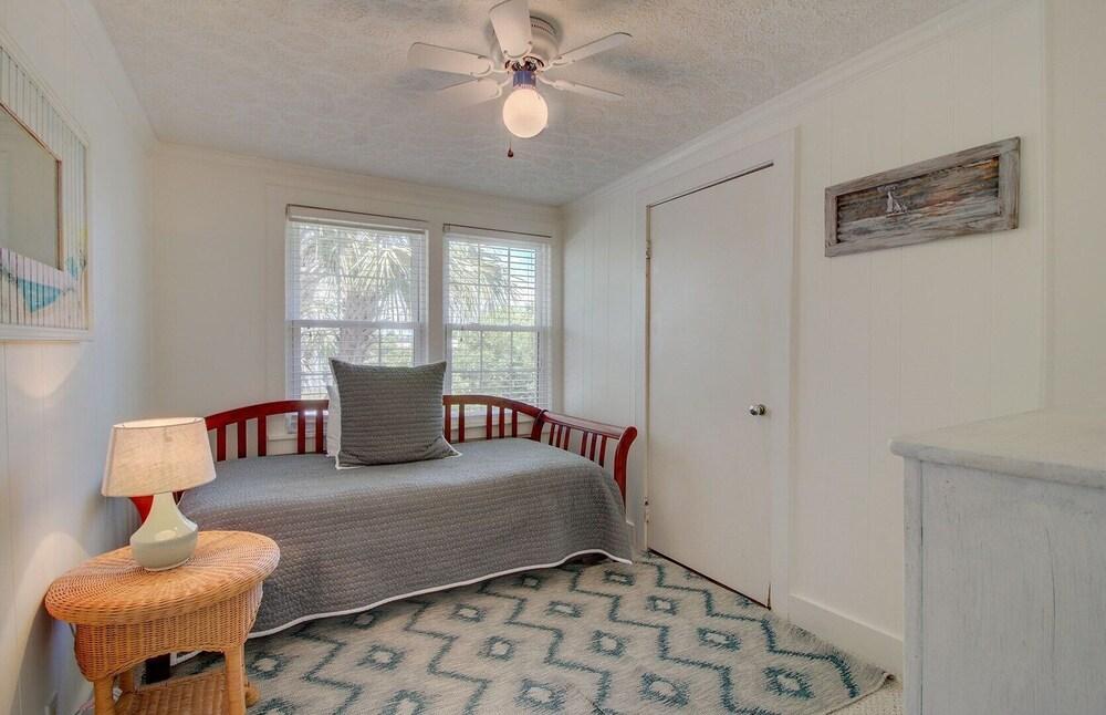 Carolina Blvd - 103 Carolina Boulevard