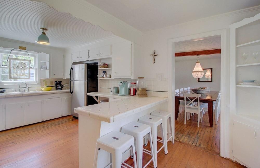 Carolina Blvd - 103 Carolina Boulevard