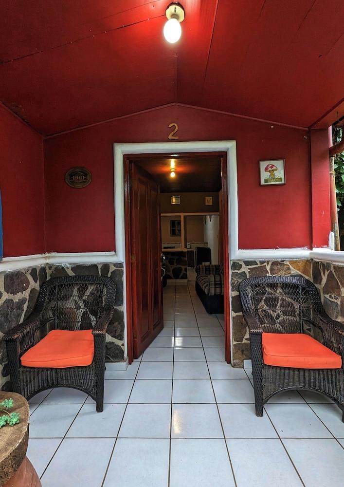 1961 Los Naranjos Hostal