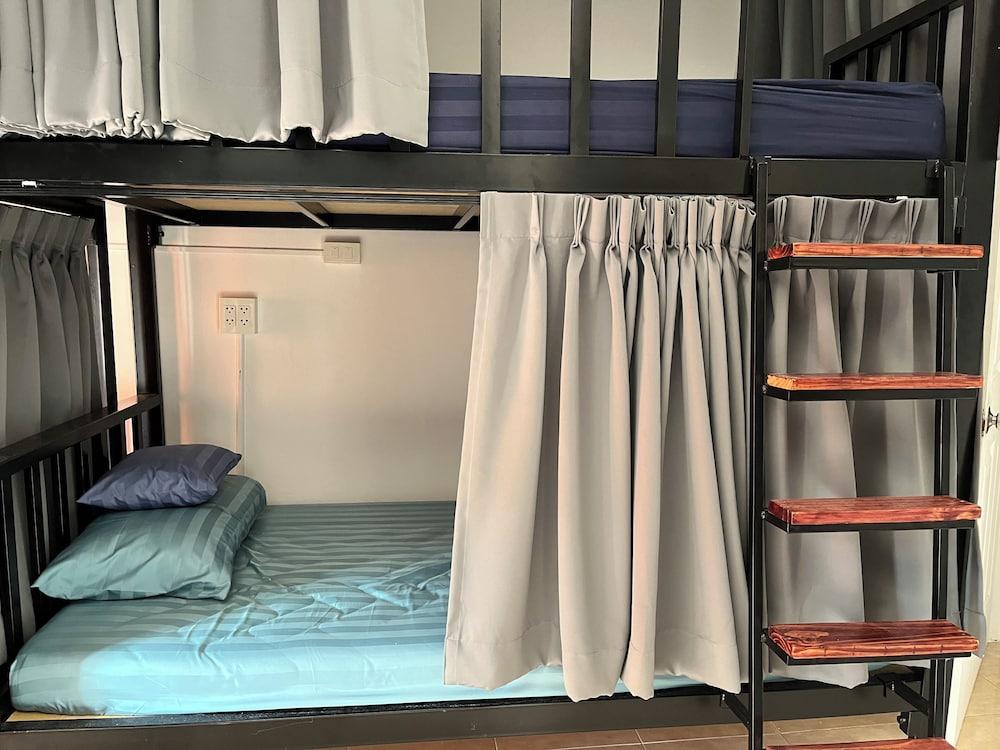 ALPHA Hostel Cafe&Bar