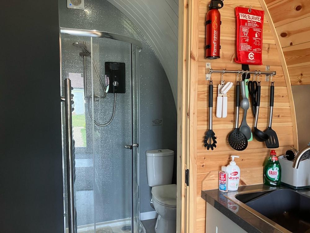 Luxury Glamping Pod With Hot Tub, Fees Apply