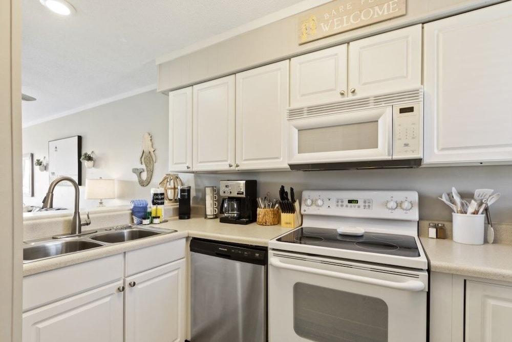 Ocean Links 2 Bedroom Villa by RedAwning