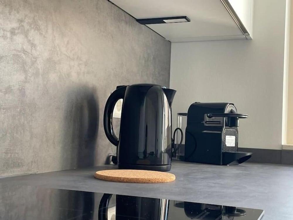 1 bedroom in Center-Terrace & Parking