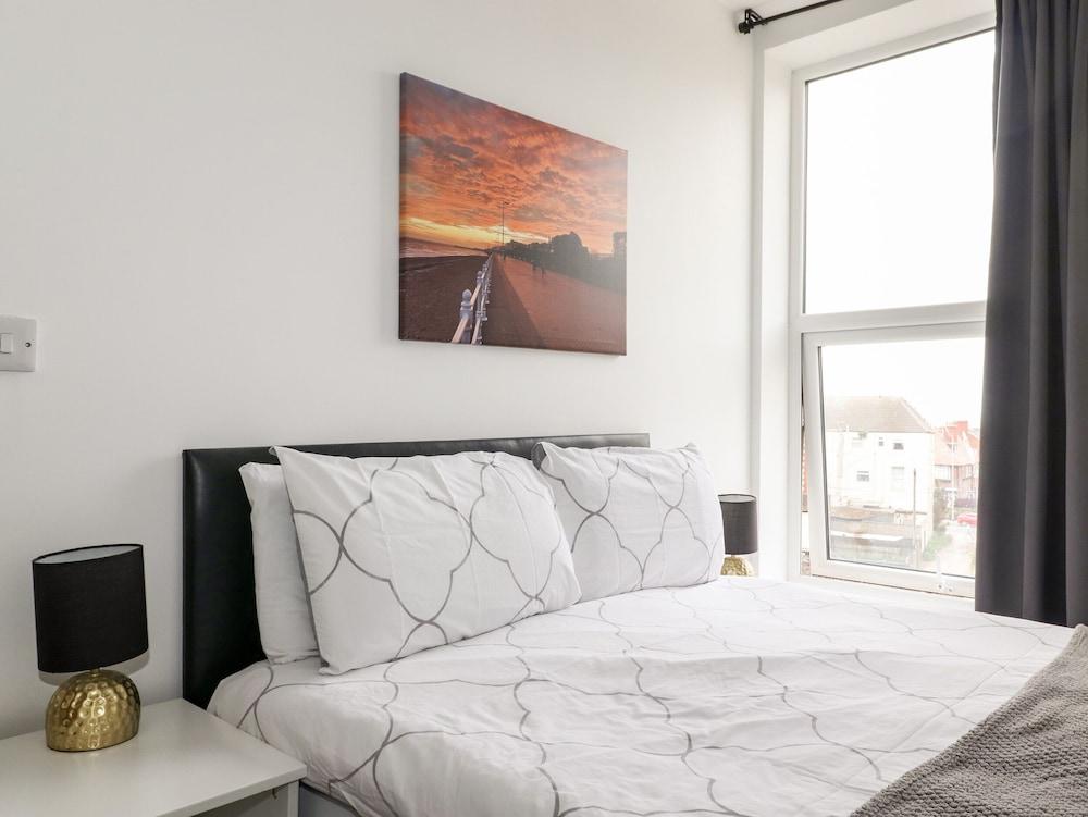 6 Seaview @ Bridlington Bay