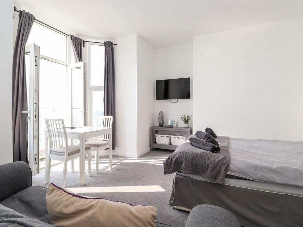 5 Seaview @ Bridlington Bay