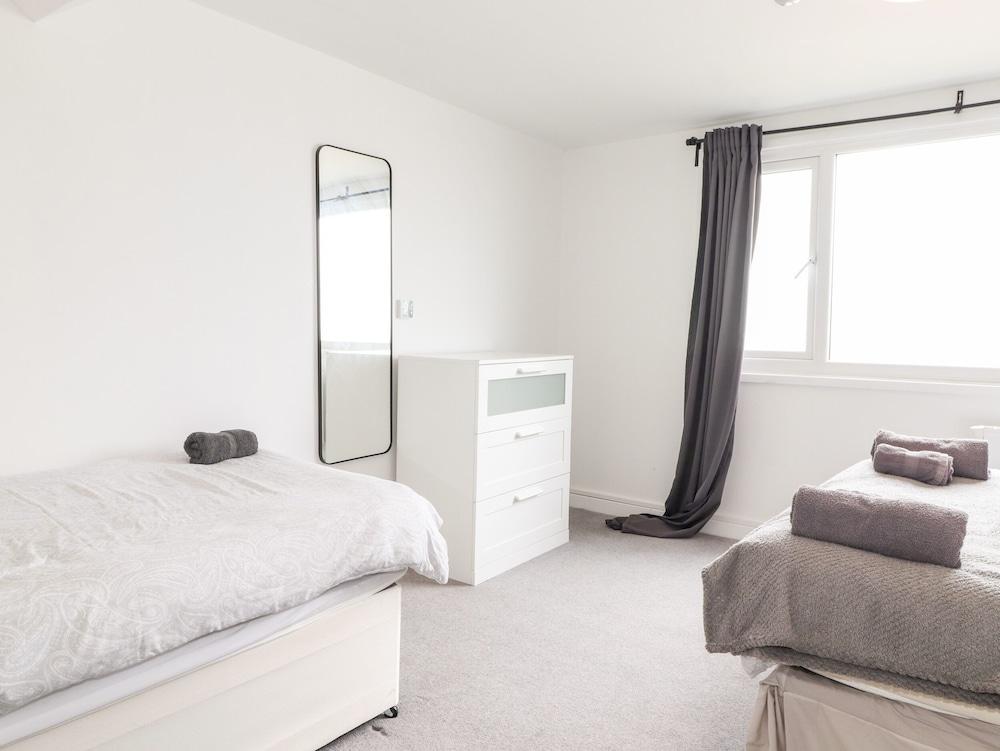 8 Seaview @ Bridlington Bay