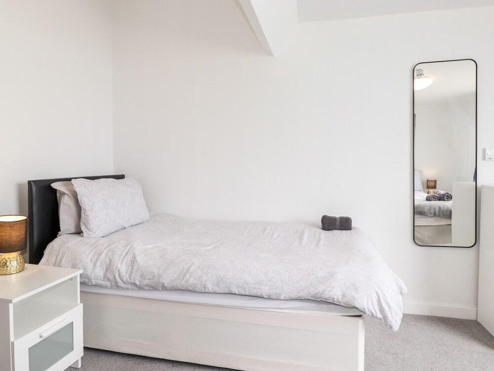 8 Seaview @ Bridlington Bay