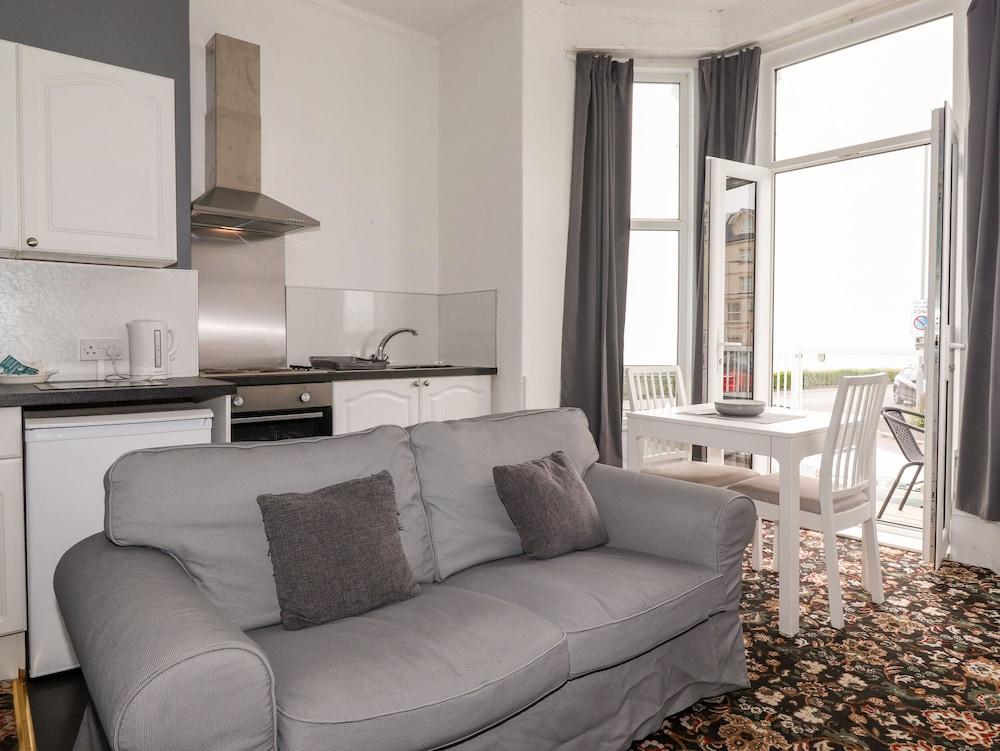 3 Beach View @ Beaconsfield House