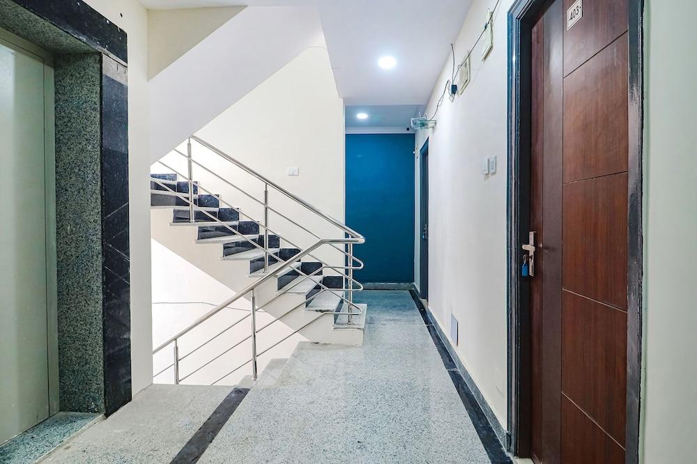 FabHotel Broholic Suites I