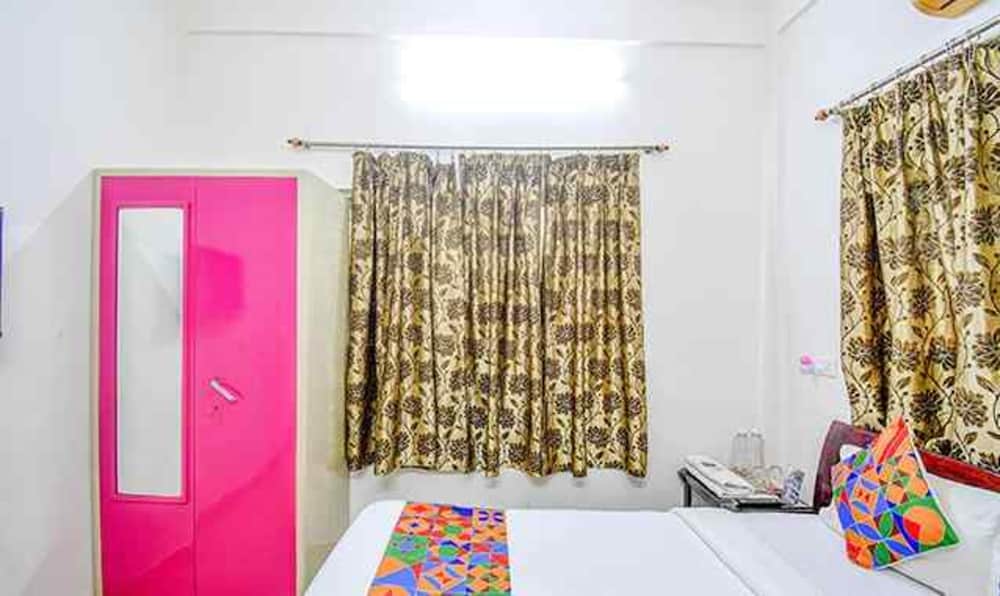 FabHotel Moon Residency