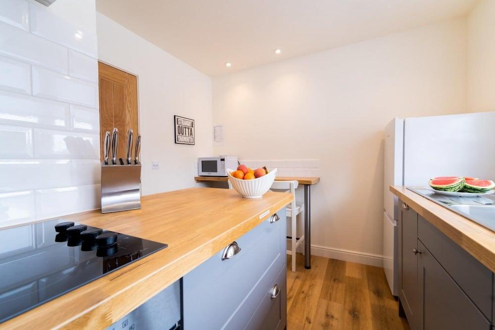 Stylish Spacious 1 bed Apartment - Downtown