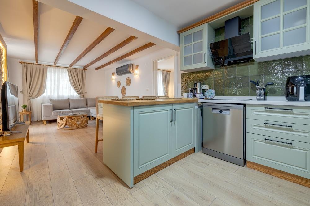 NAVALİA BEACH HOMES