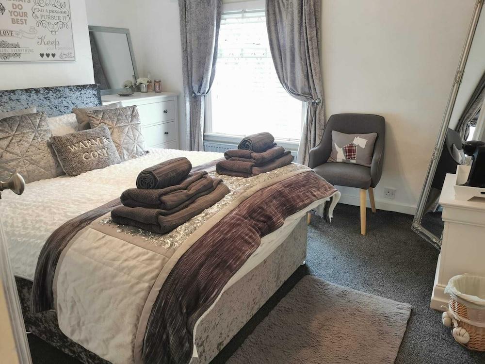 Stunning 2-bed House in Macclesfield Cheshire