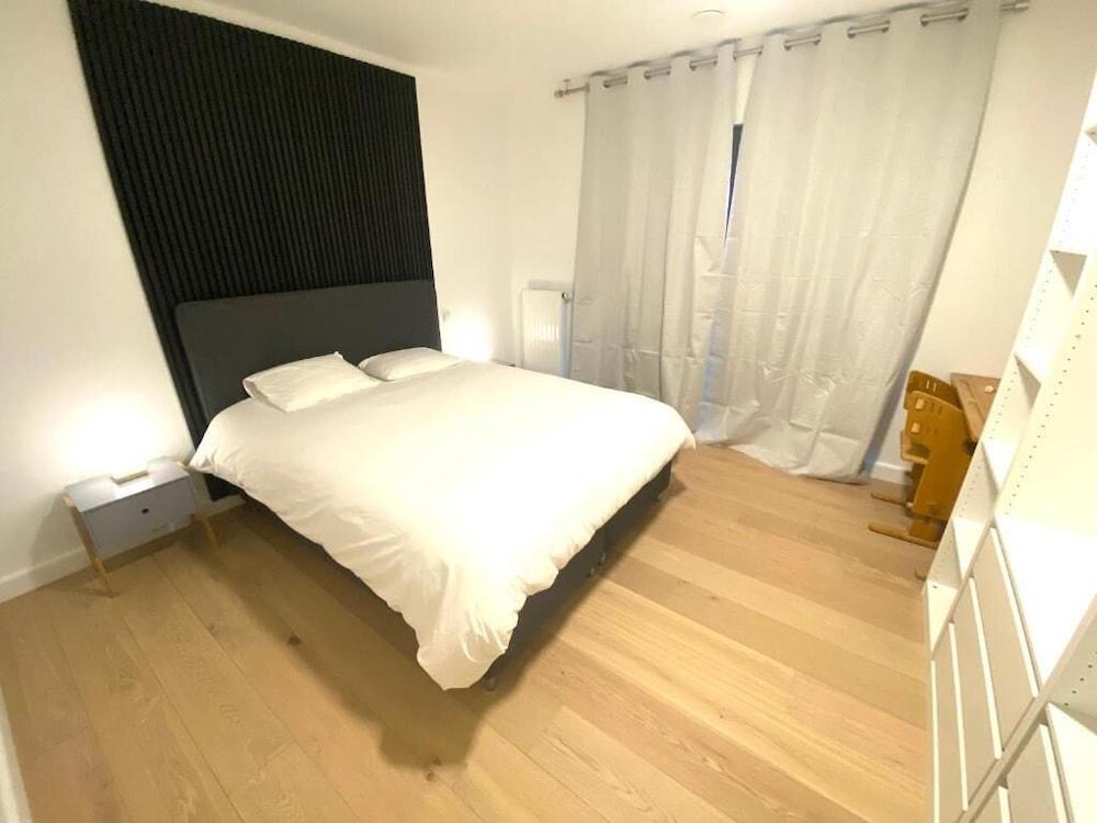 2 Bedrooms Flat in Center with Parking