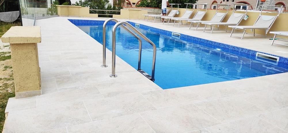 Dragi - With Pool - A6