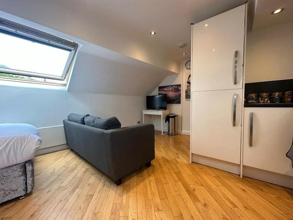 Stunning 1-bed Studio in Pudsey